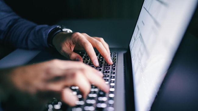 Ilustrasi. Peneliti keamanan siber memperingatkan ada lonjakan malware di RI yang mengintai pekerja yang melakukan WFH saat perpanjangan PPKM diberlakukan.(Istockphoto/ Dusanpetkovic)
